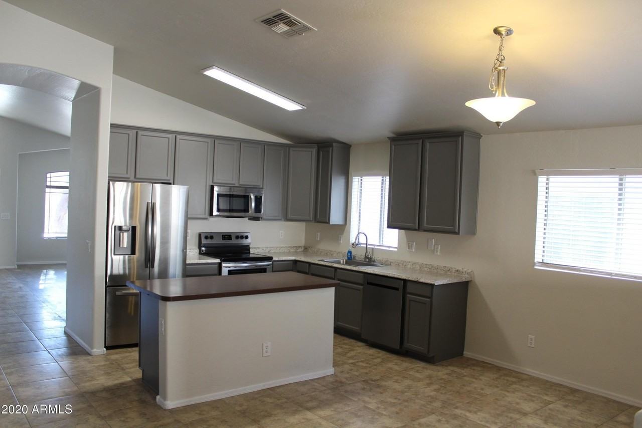43410 W Wild Horse Trl - Photo 3 of 27