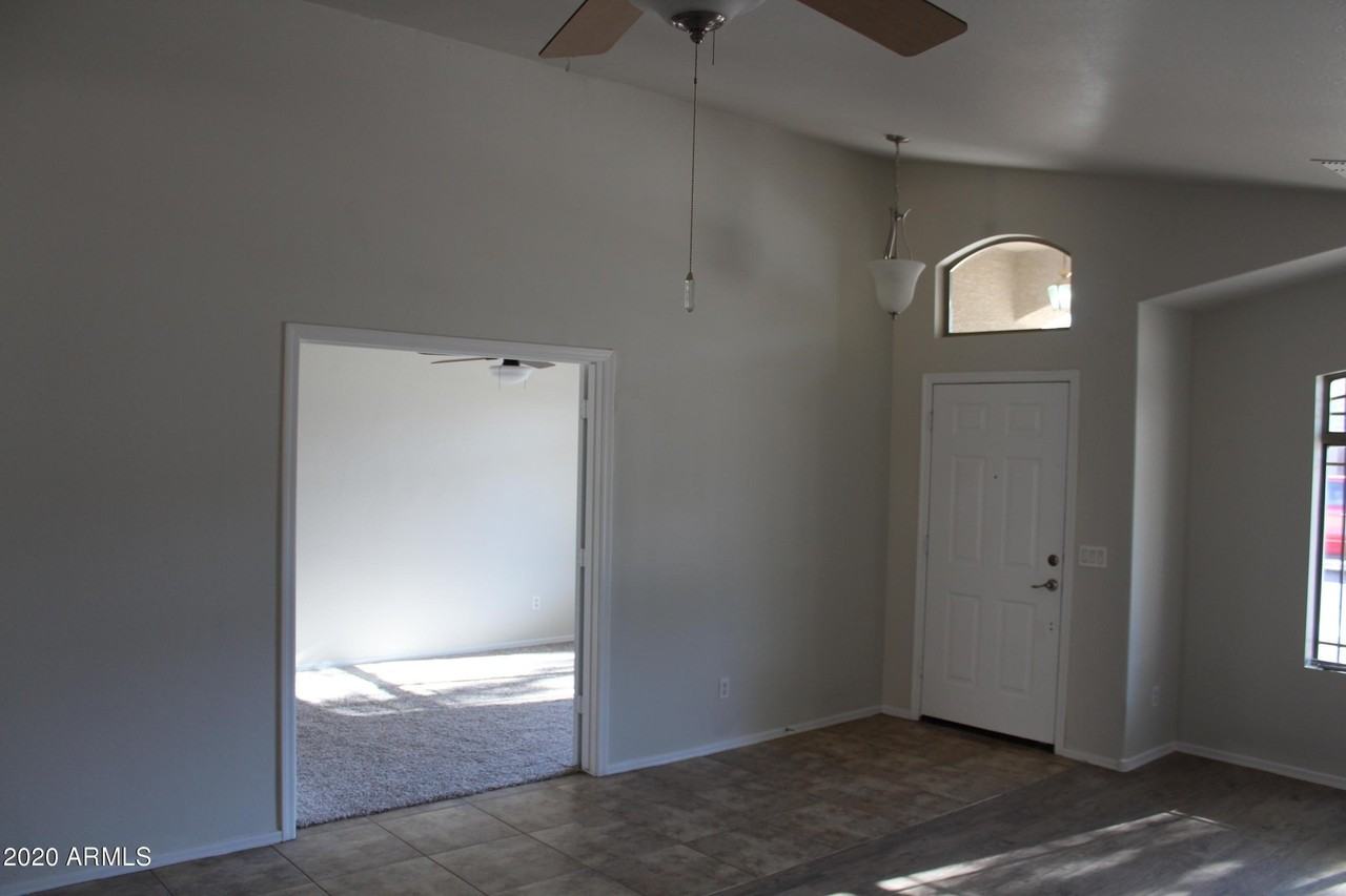 43410 W Wild Horse Trl - Photo 4 of 27