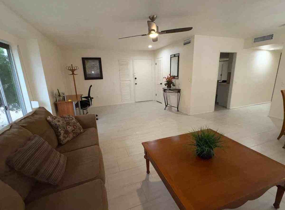 10210 W Burns Dr - Photo 3 of 22