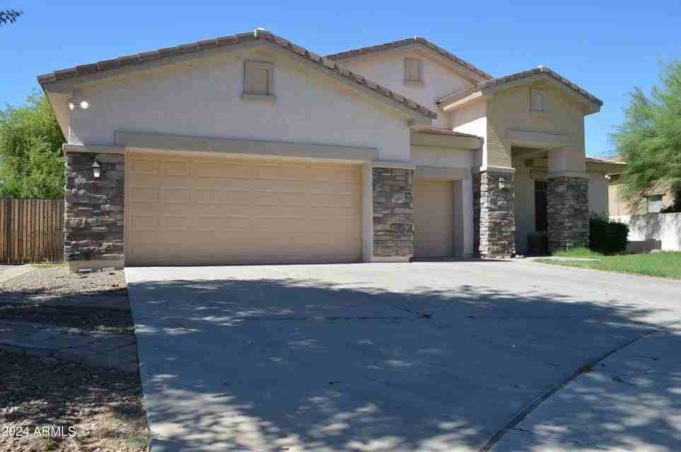 4132 E Carriage Ct - Photo 2 of 39