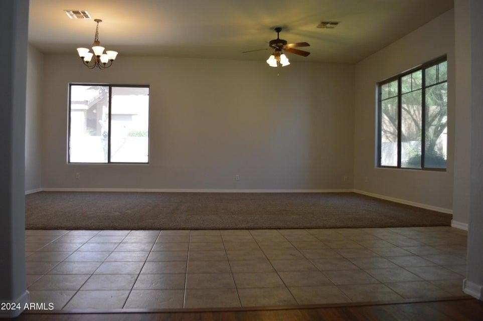 4132 E Carriage Ct - Photo 4 of 39