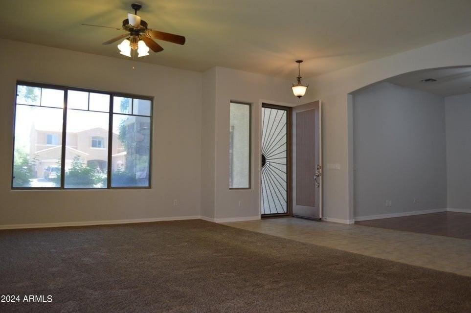 4132 E Carriage Ct - Photo 7 of 39