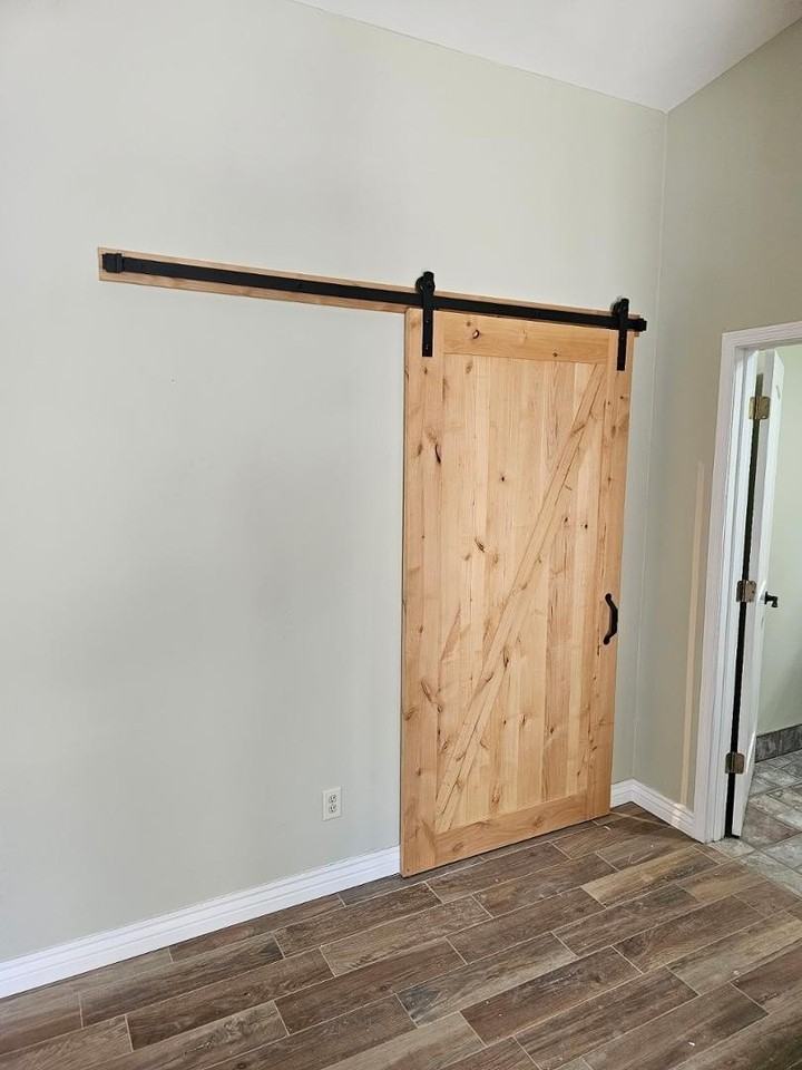 1422 E Edgemont Ave - Photo 3 of 4
