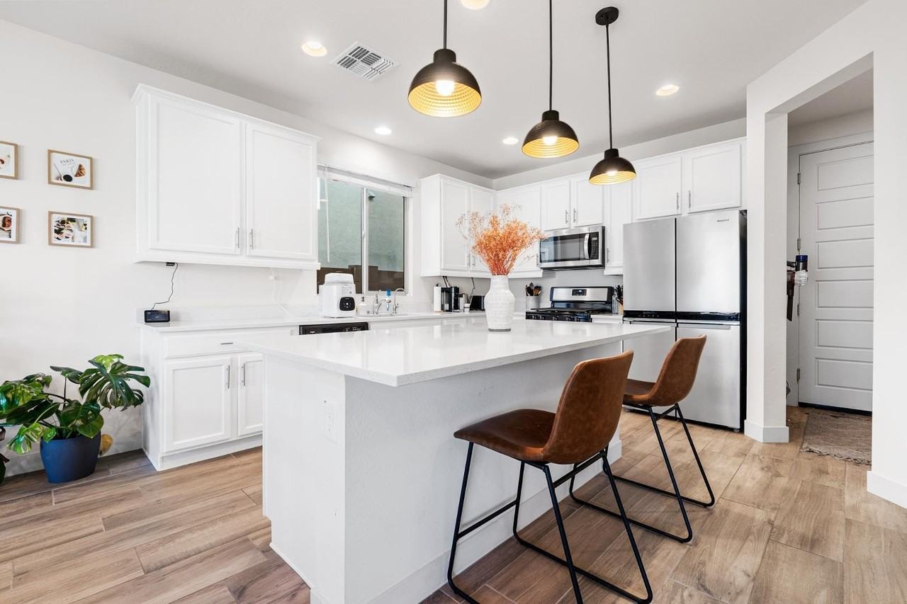 21927 N 31st Pl - Photo 2 of 17