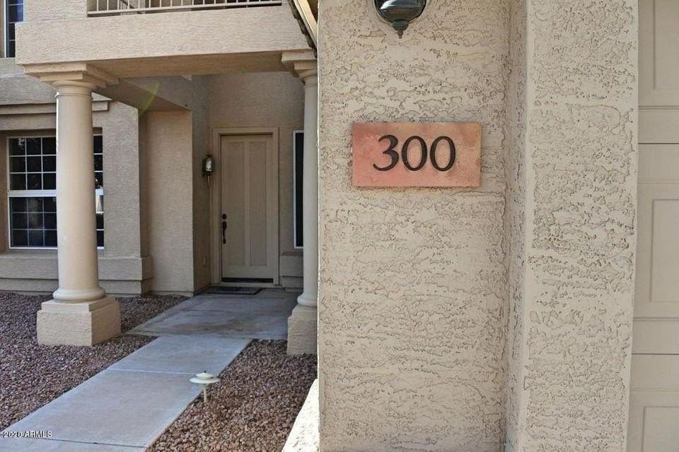 300 N Bullmoose Dr - Photo 3 of 26
