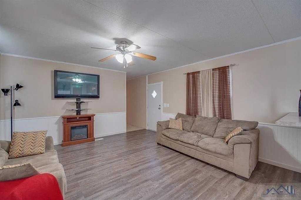 266 Mia Dr - Photo 2 of 5