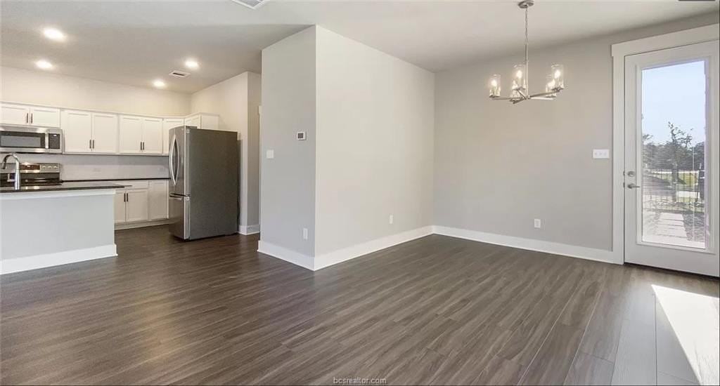 3920 Yukon Ln - Photo 2 of 15