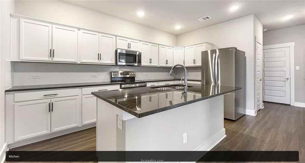3920 Yukon Ln - Photo 3 of 15