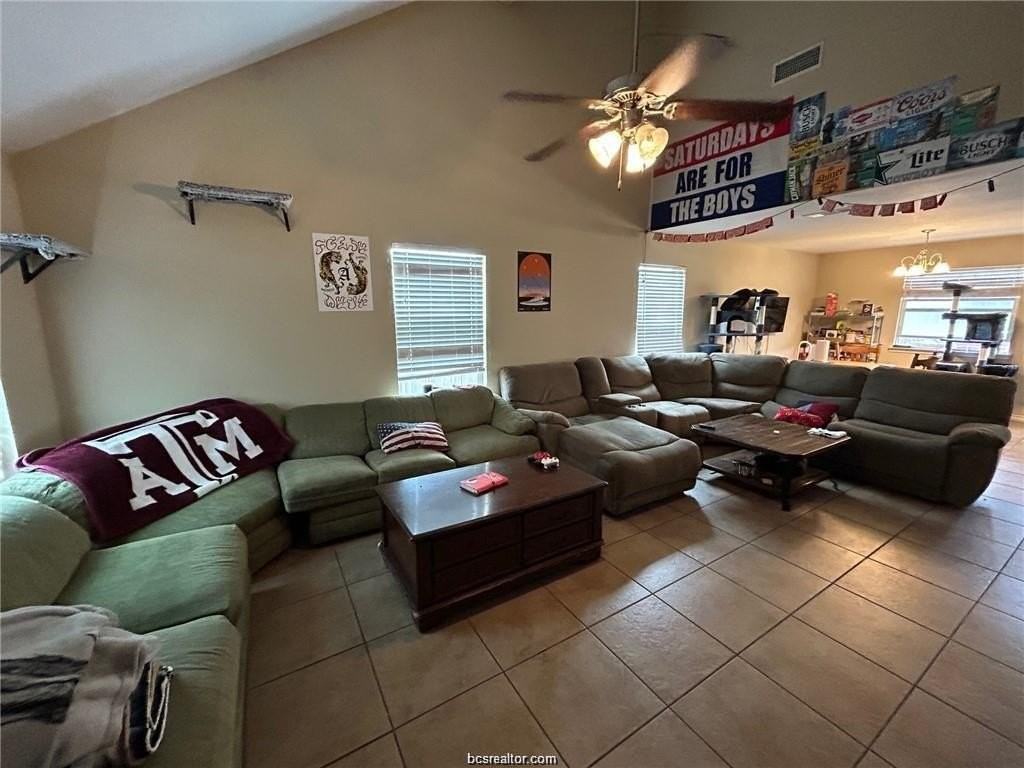 2502 Horse Shoe Dr - Photo 3 of 16
