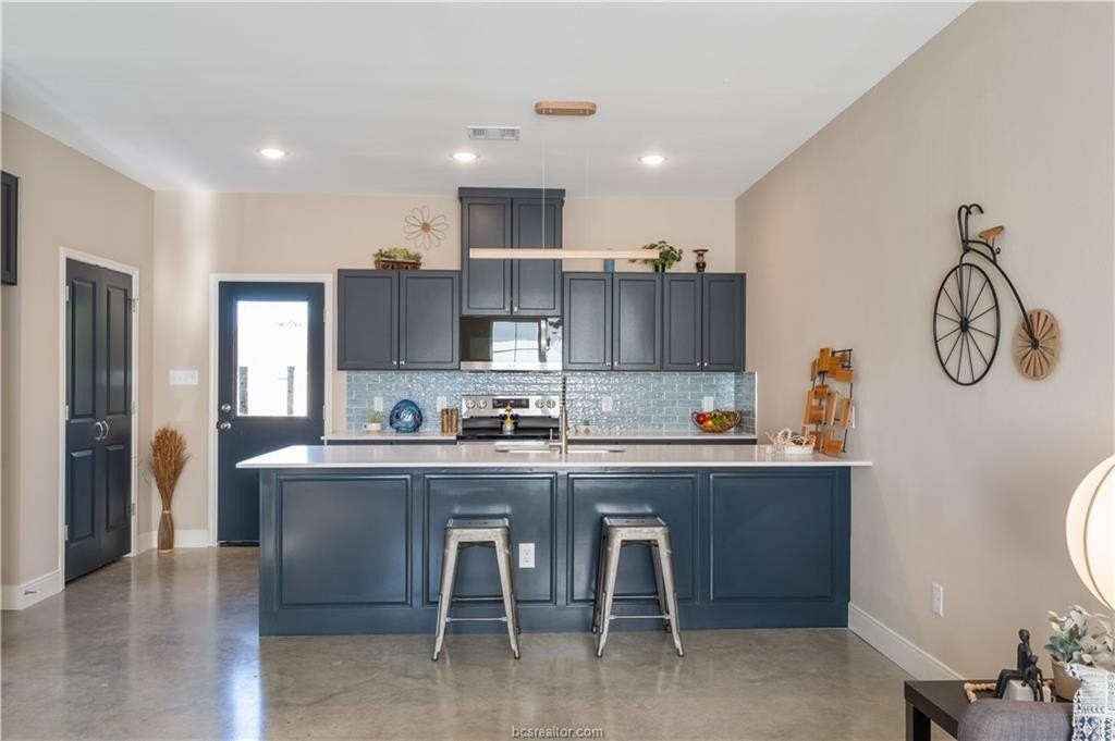 802 N Parker Ave - Photo 5 of 14