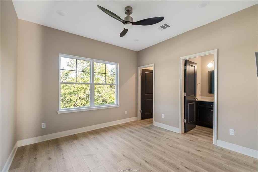 802 N Parker Ave - Photo 7 of 14