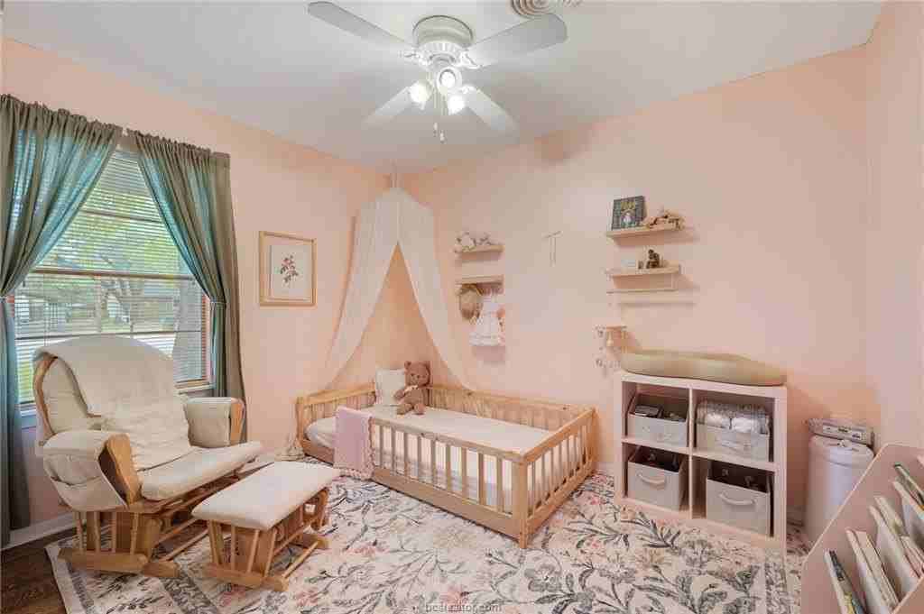 4212 Carter Creek Pkwy - Photo 2 of 18