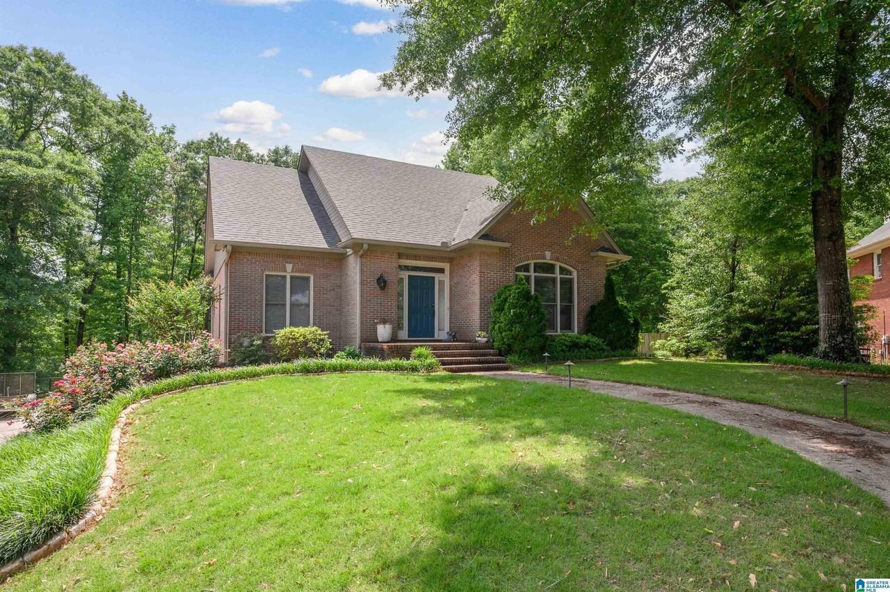 49 Beech Cir - Photo 2 of 50