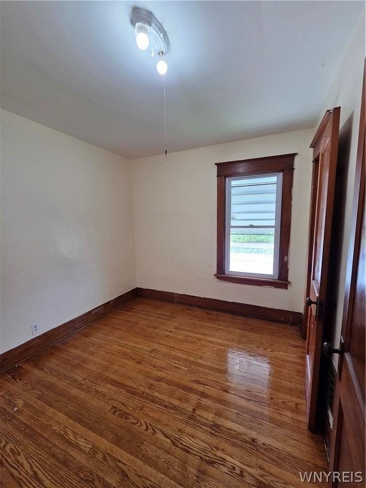 96 Academy Rd - Photo 5 of 14