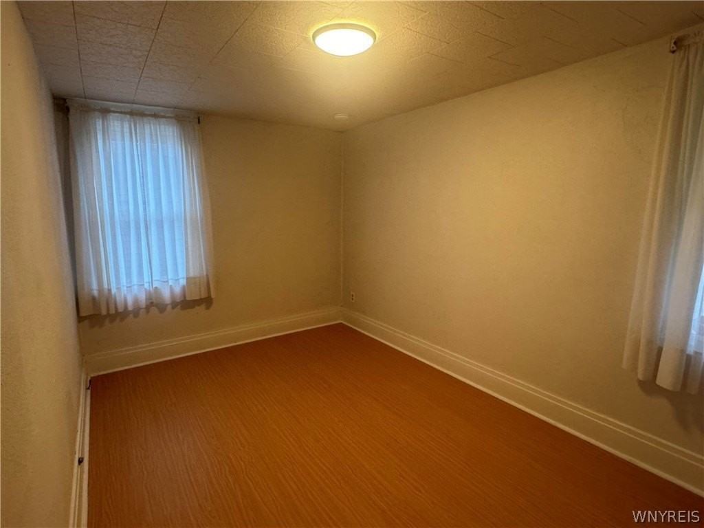 524 University Ave - Photo 7 of 12
