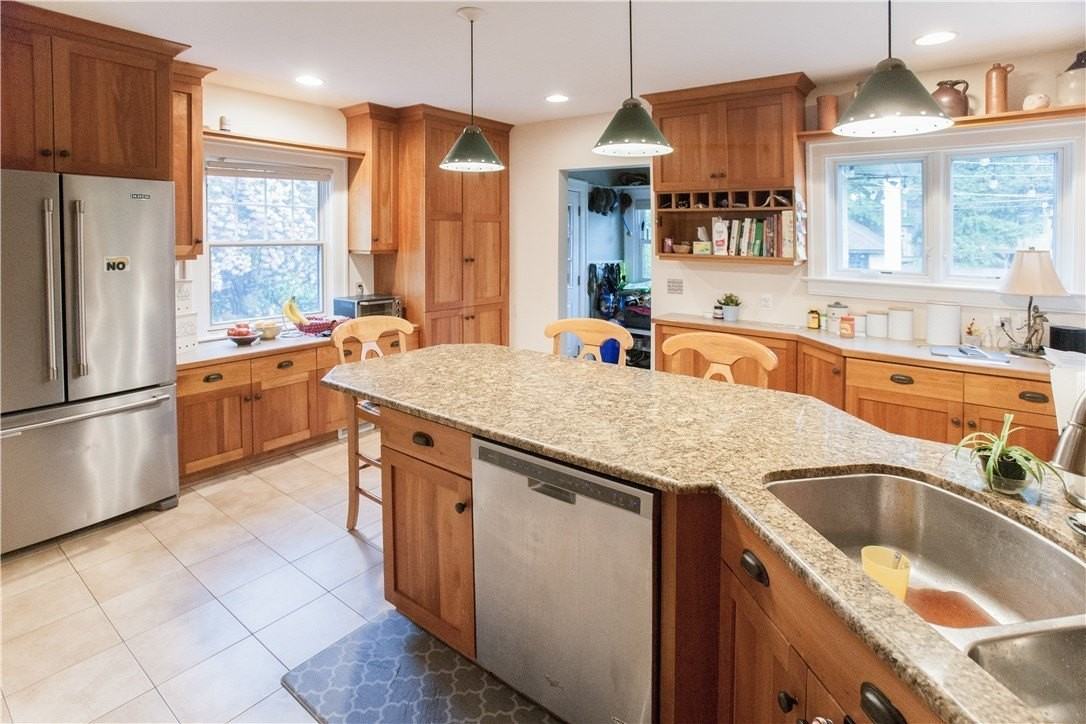 299 Beresford Rd - Photo 3 of 29