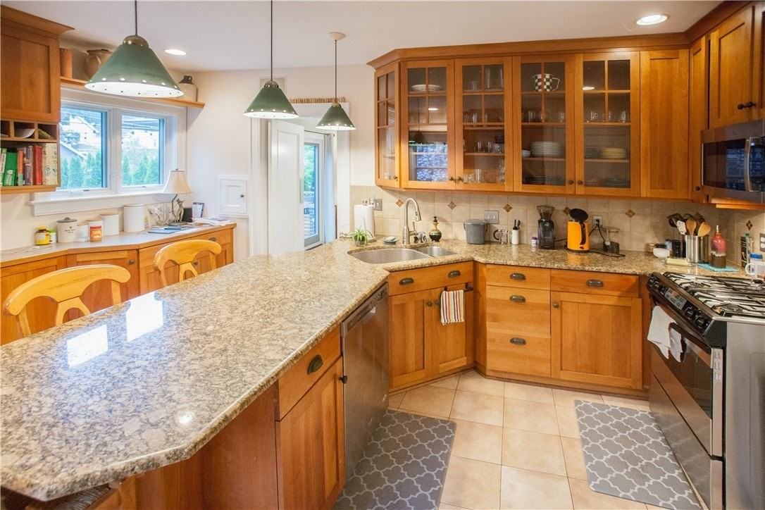 299 Beresford Rd - Photo 4 of 29