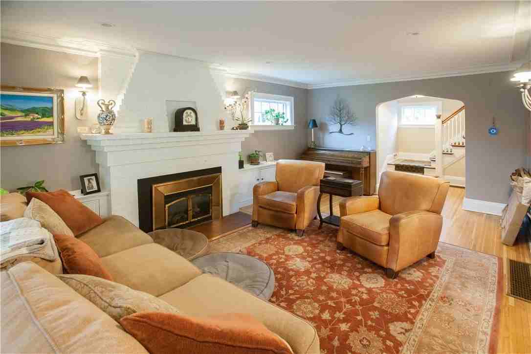 299 Beresford Rd - Photo 7 of 29
