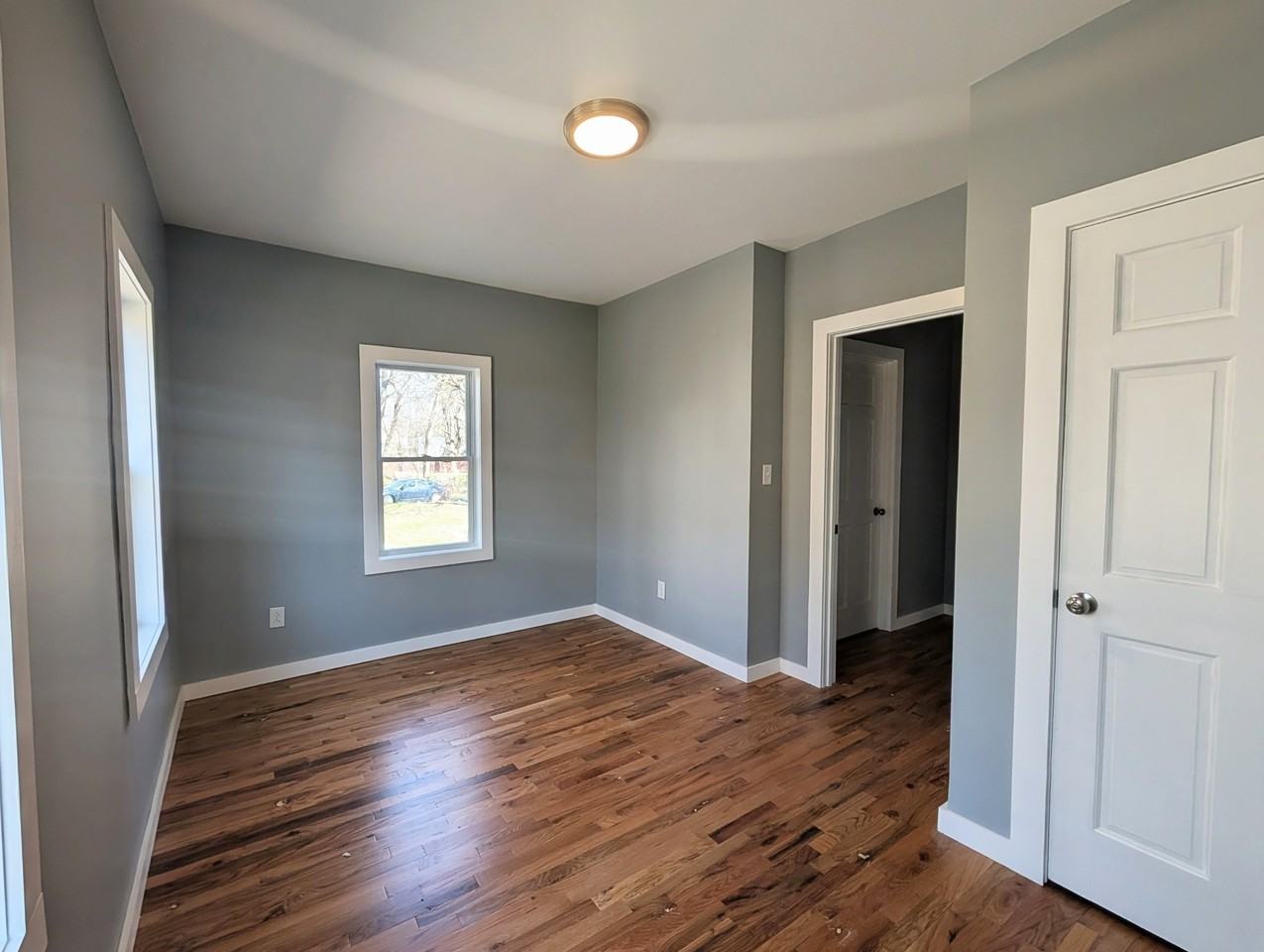 510-512 Columbia Street - Photo 4 of 16