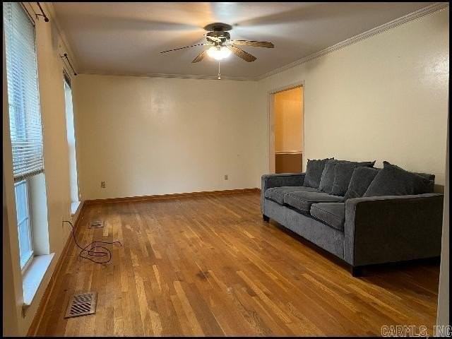 10006 Charterhouse Rd - Photo 3 of 11