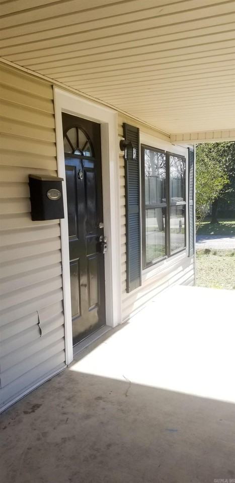 724 S Main - Photo 2 of 22