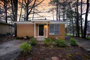 featured image of 3219 Potter St