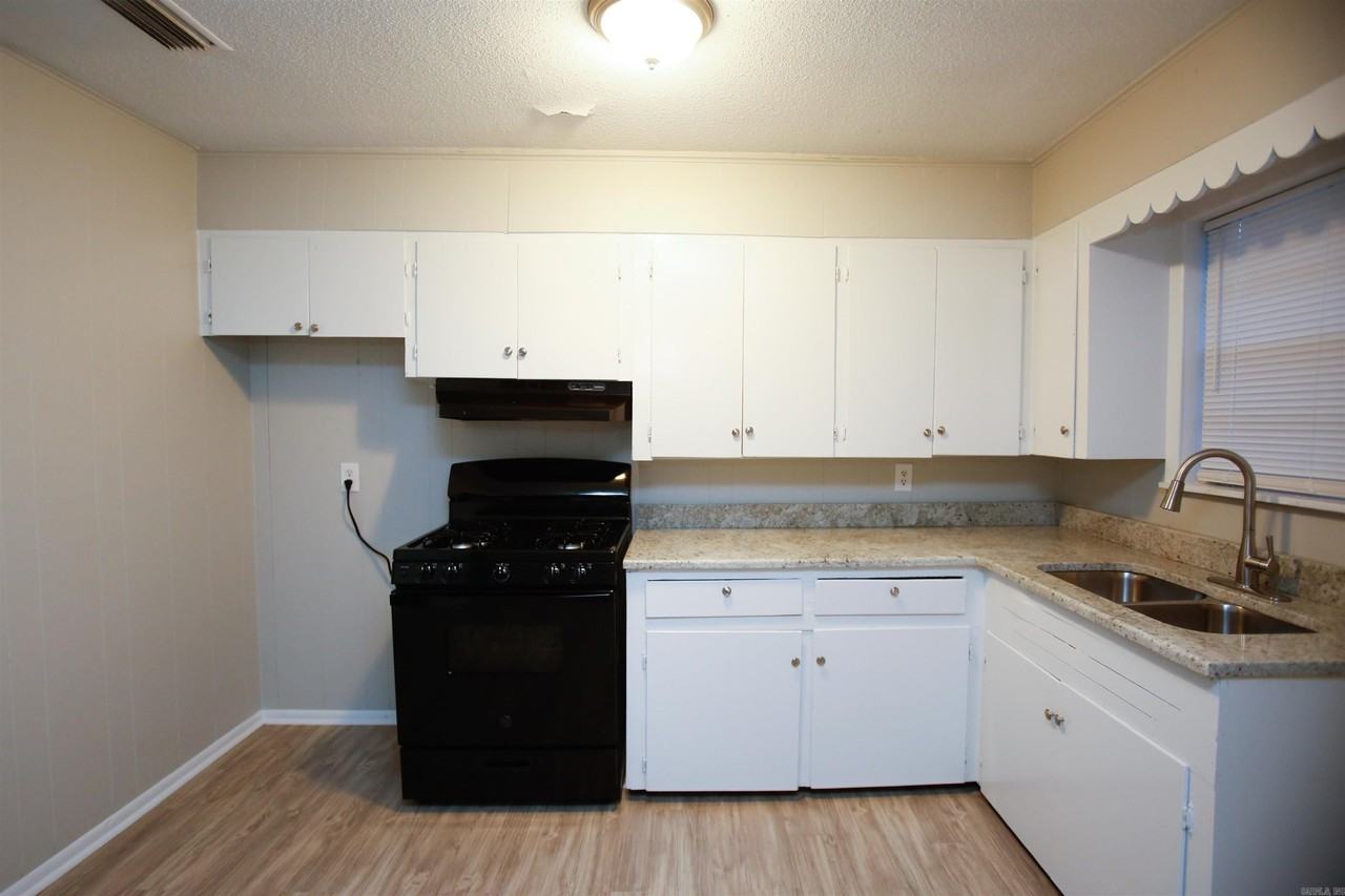 3219 Potter St - Photo 3 of 13