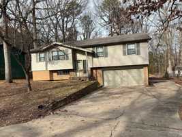 featured image of 901 Bristol Dr