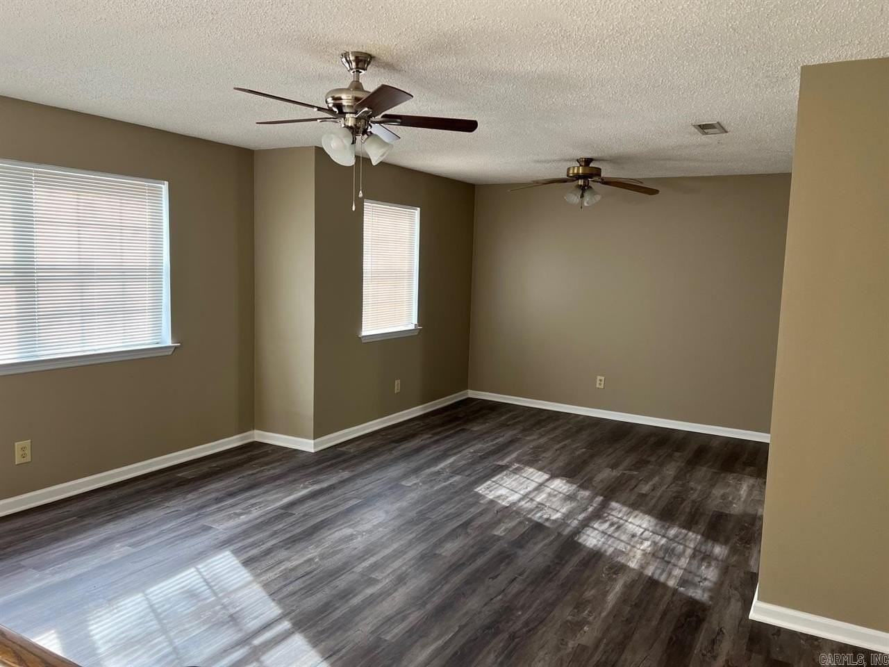 901 Bristol Dr - Photo 2 of 12