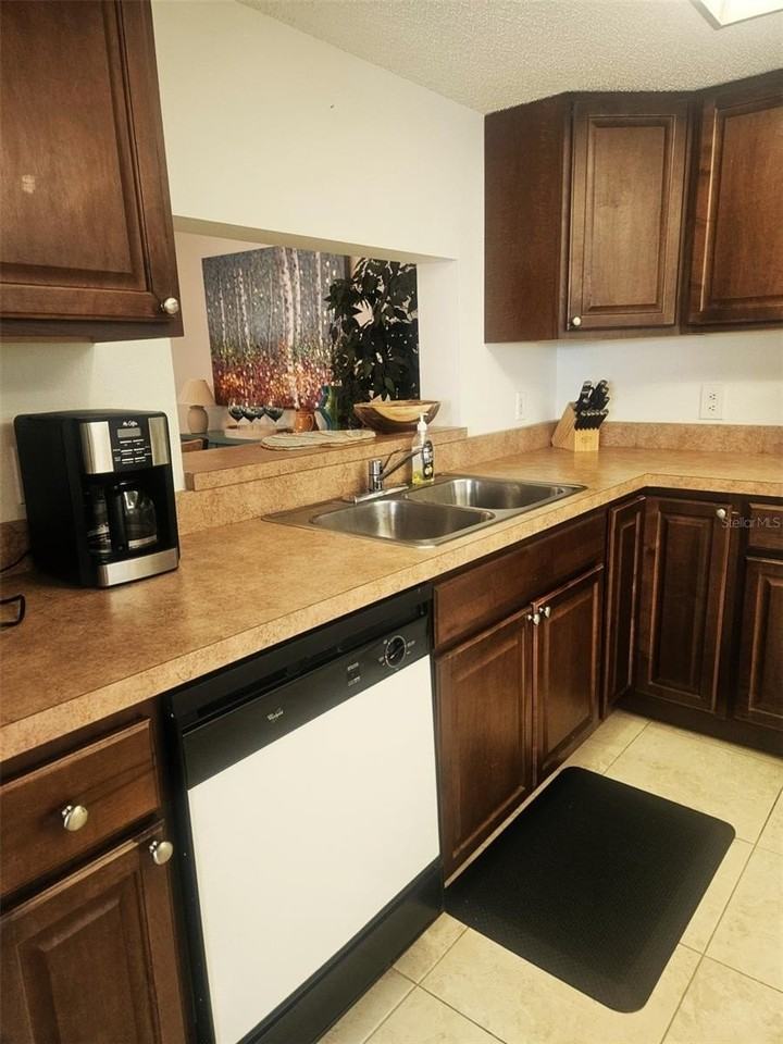 307 Pine Hollow Cir - Photo 4 of 43