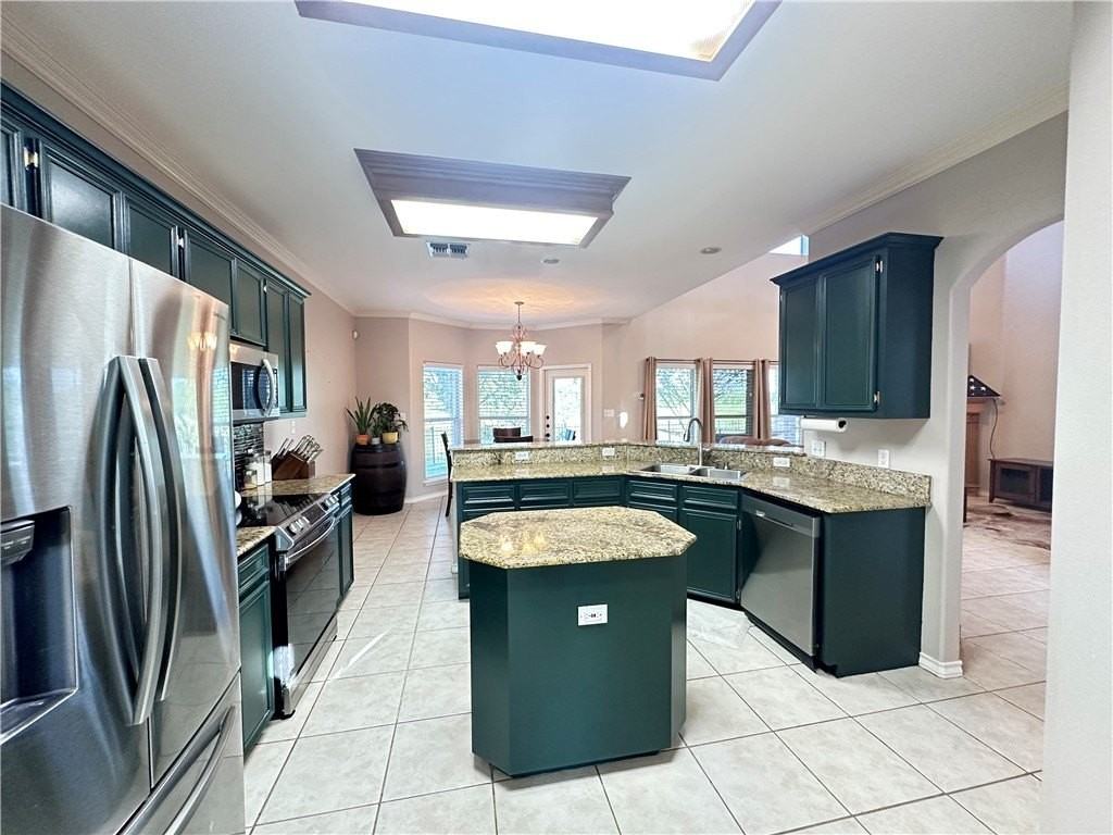 6321 Oso Pkwy - Photo 3 of 40