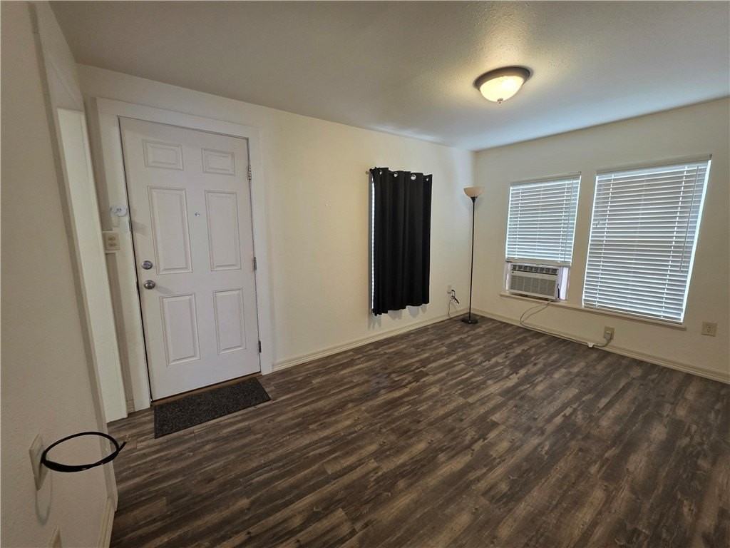 208 N 3rd St - Photo 4 of 23