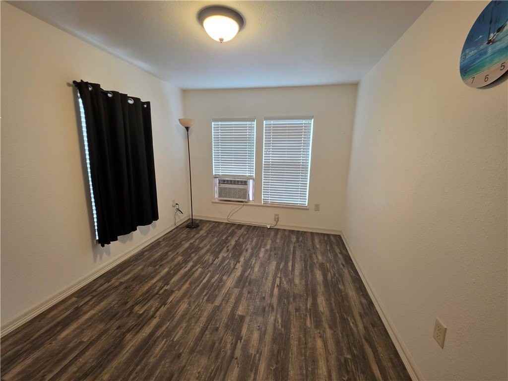 208 N 3rd St - Photo 5 of 23