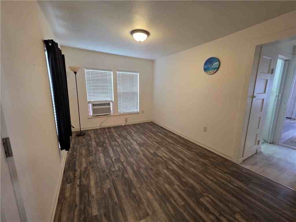 208 N 3rd St - Photo 6 of 23