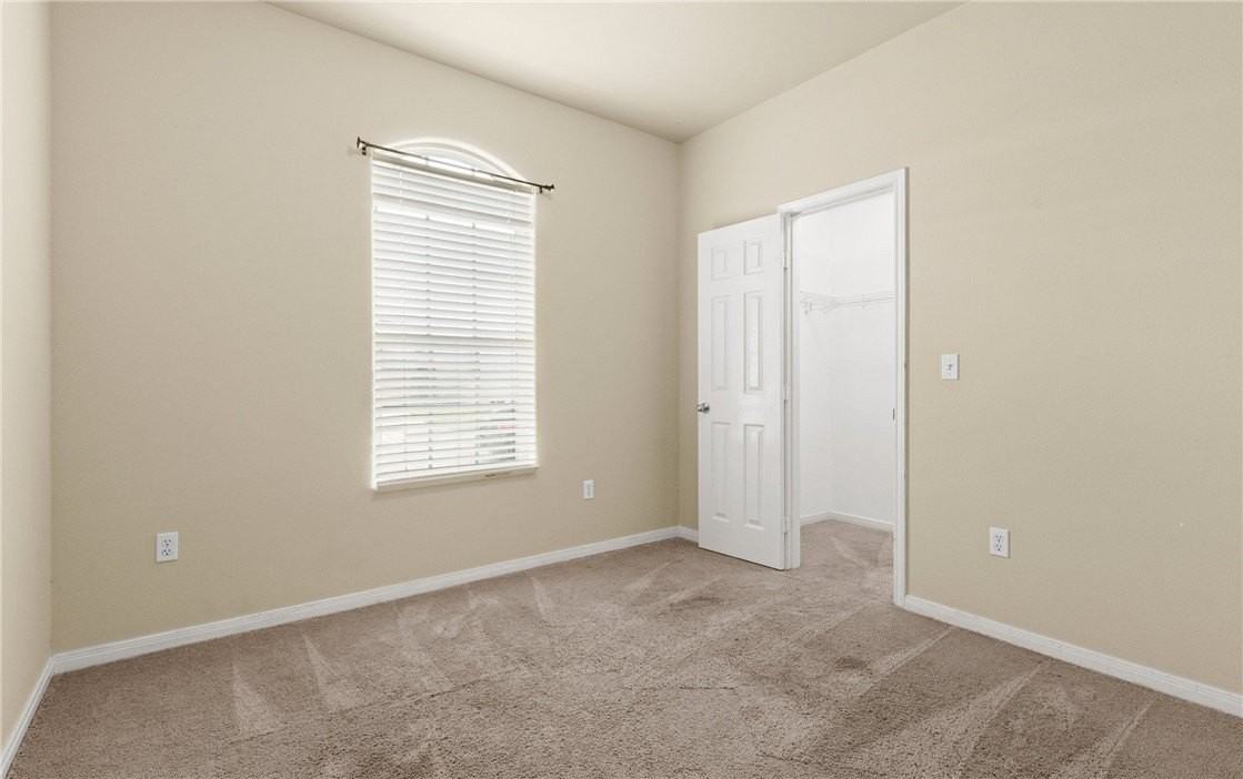 1137 Imperial St - Photo 4 of 25