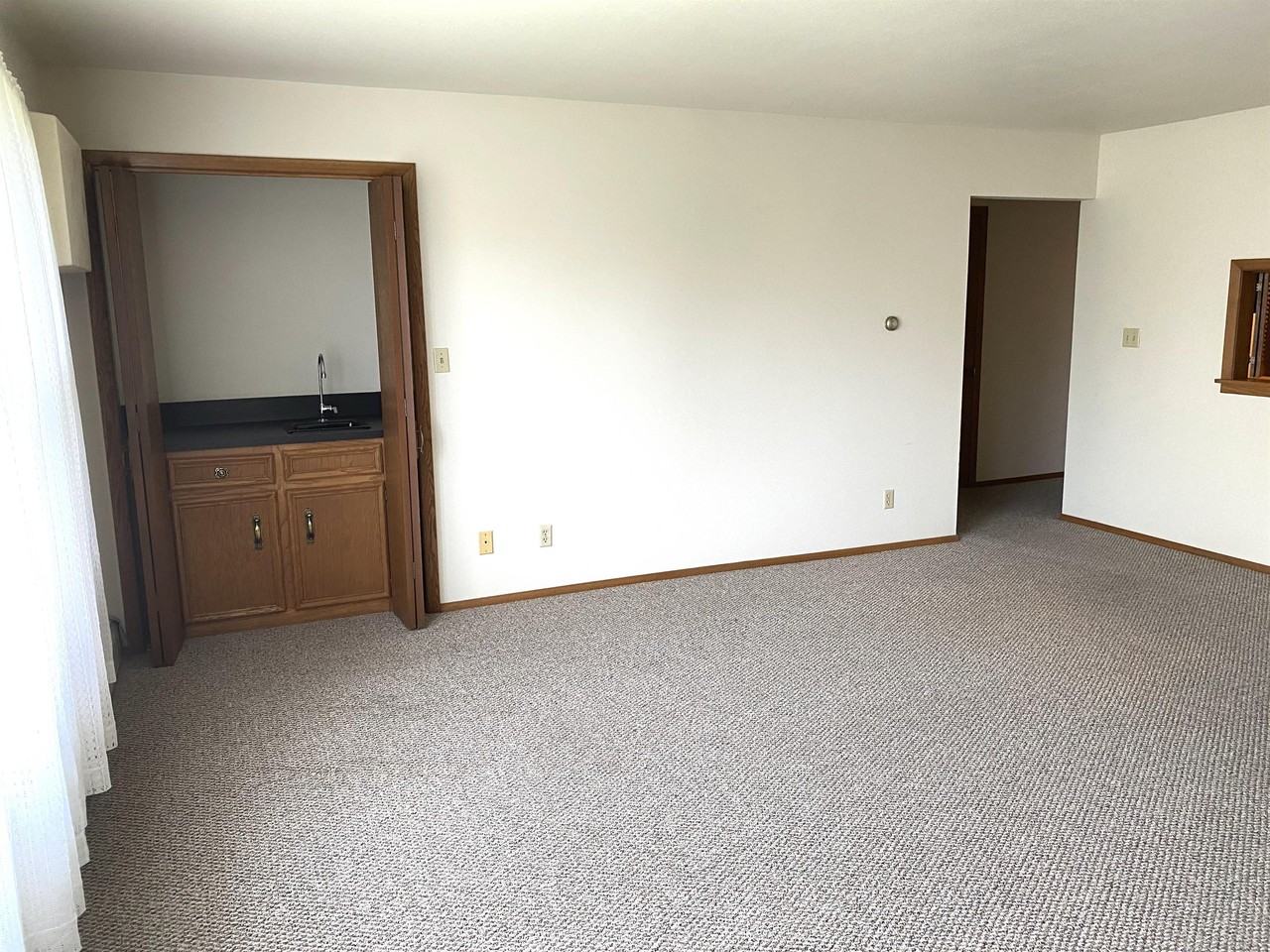 3202 Superior Ave - Photo 3 of 15