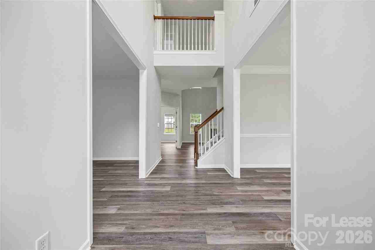 2704 Piersland Dr - Photo 4 of 32