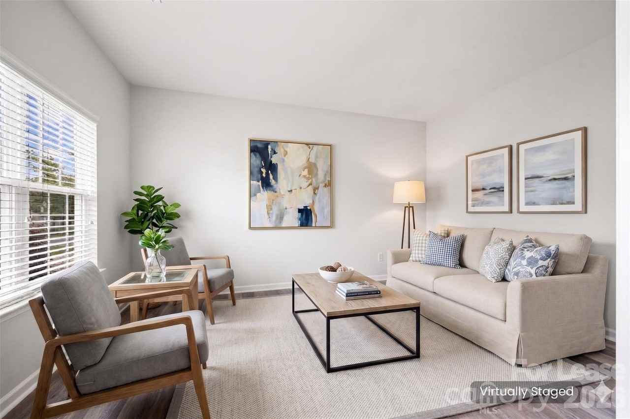 2704 Piersland Dr - Photo 5 of 32