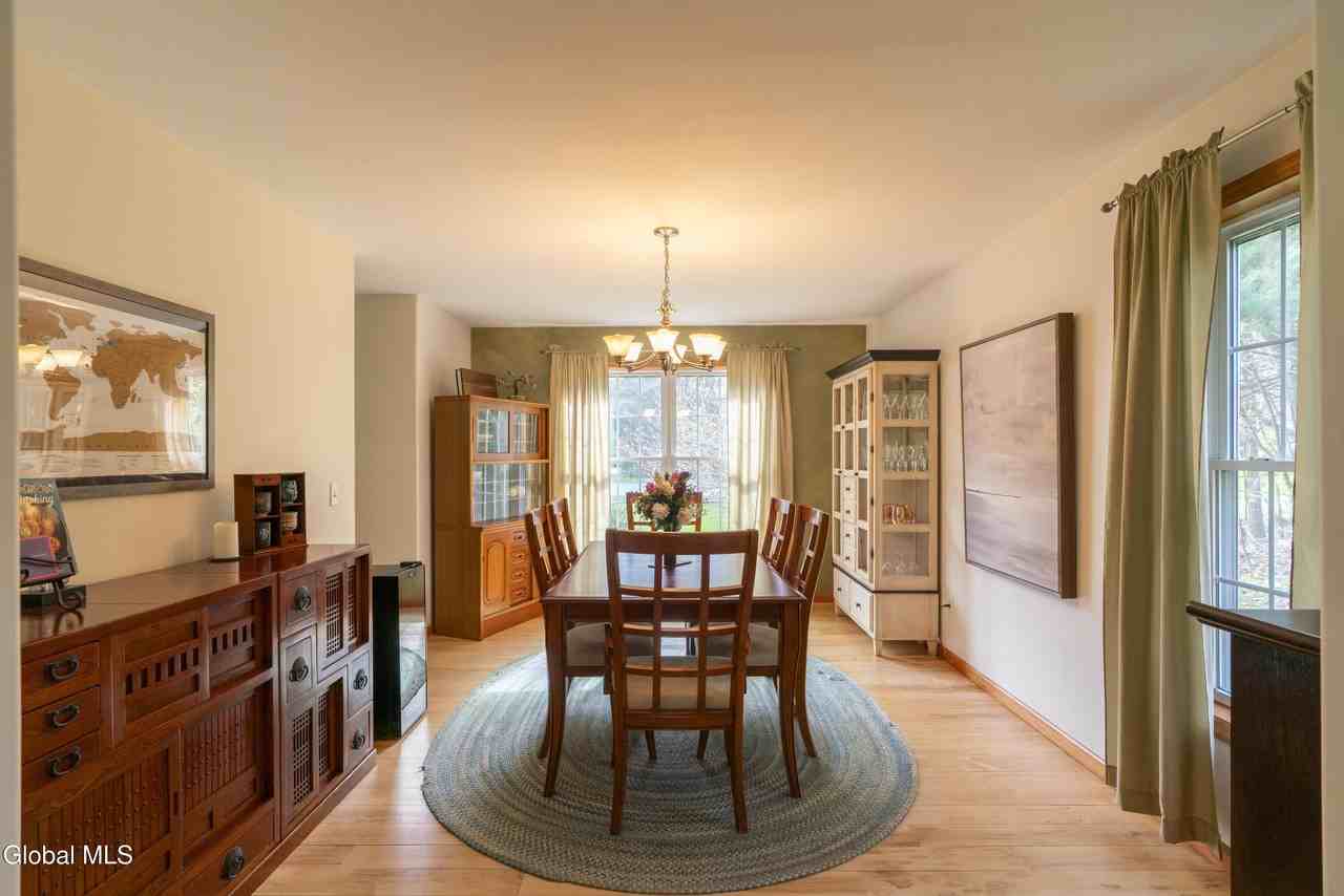 32 Jones Rd - Photo 4 of 23