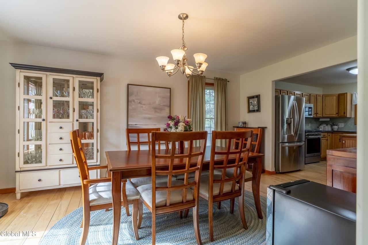 32 Jones Rd - Photo 5 of 23