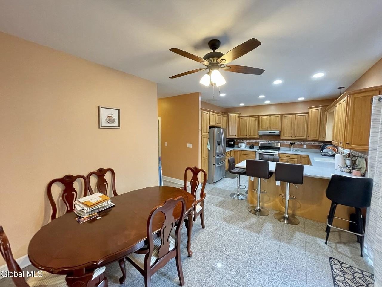 620 Sacandaga Rd - Photo 4 of 24