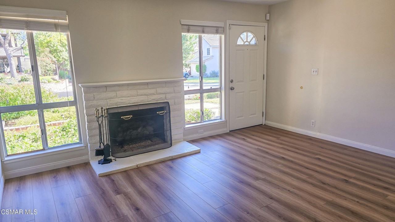 3105 Lodgewood St - Photo 4 of 32