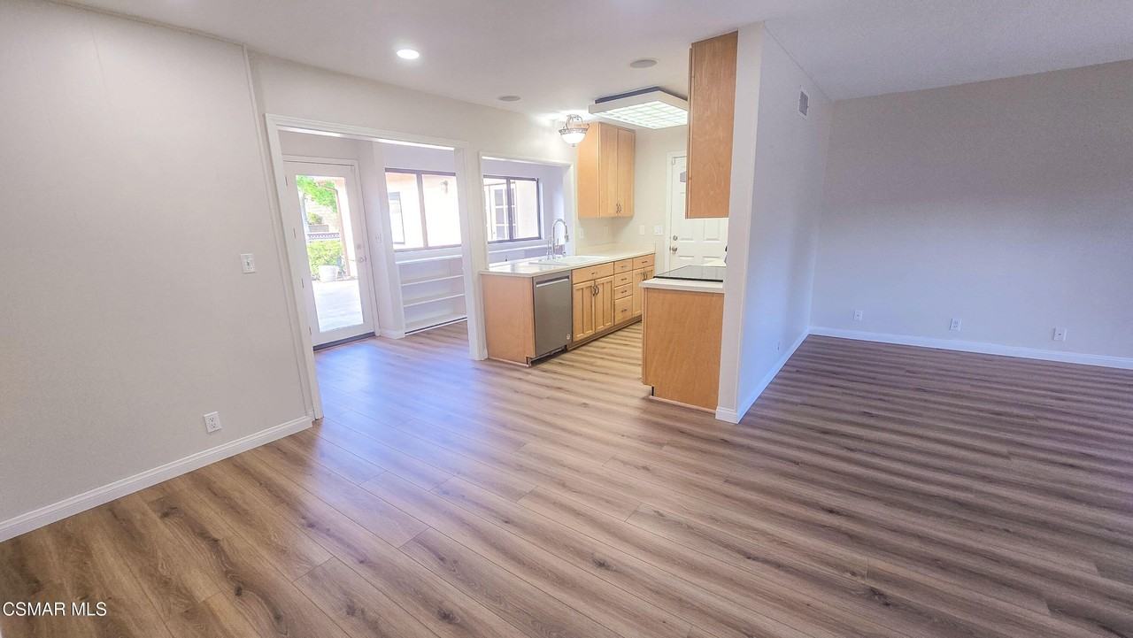 3105 Lodgewood St - Photo 7 of 32
