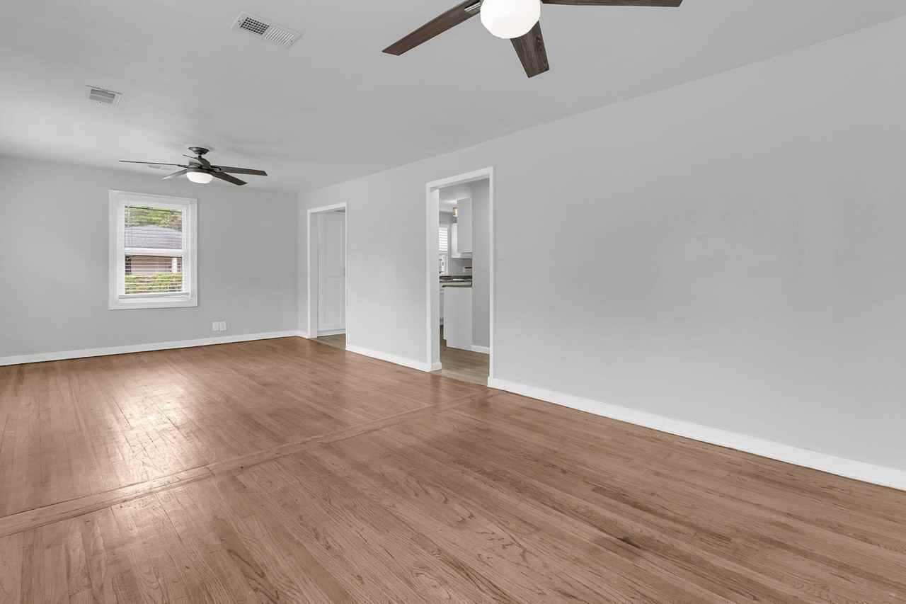 1903 Grayson St - Photo 5 of 19