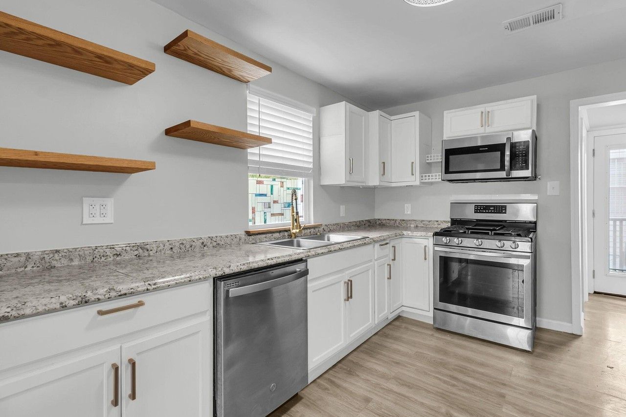 1903 Grayson St - Photo 7 of 19
