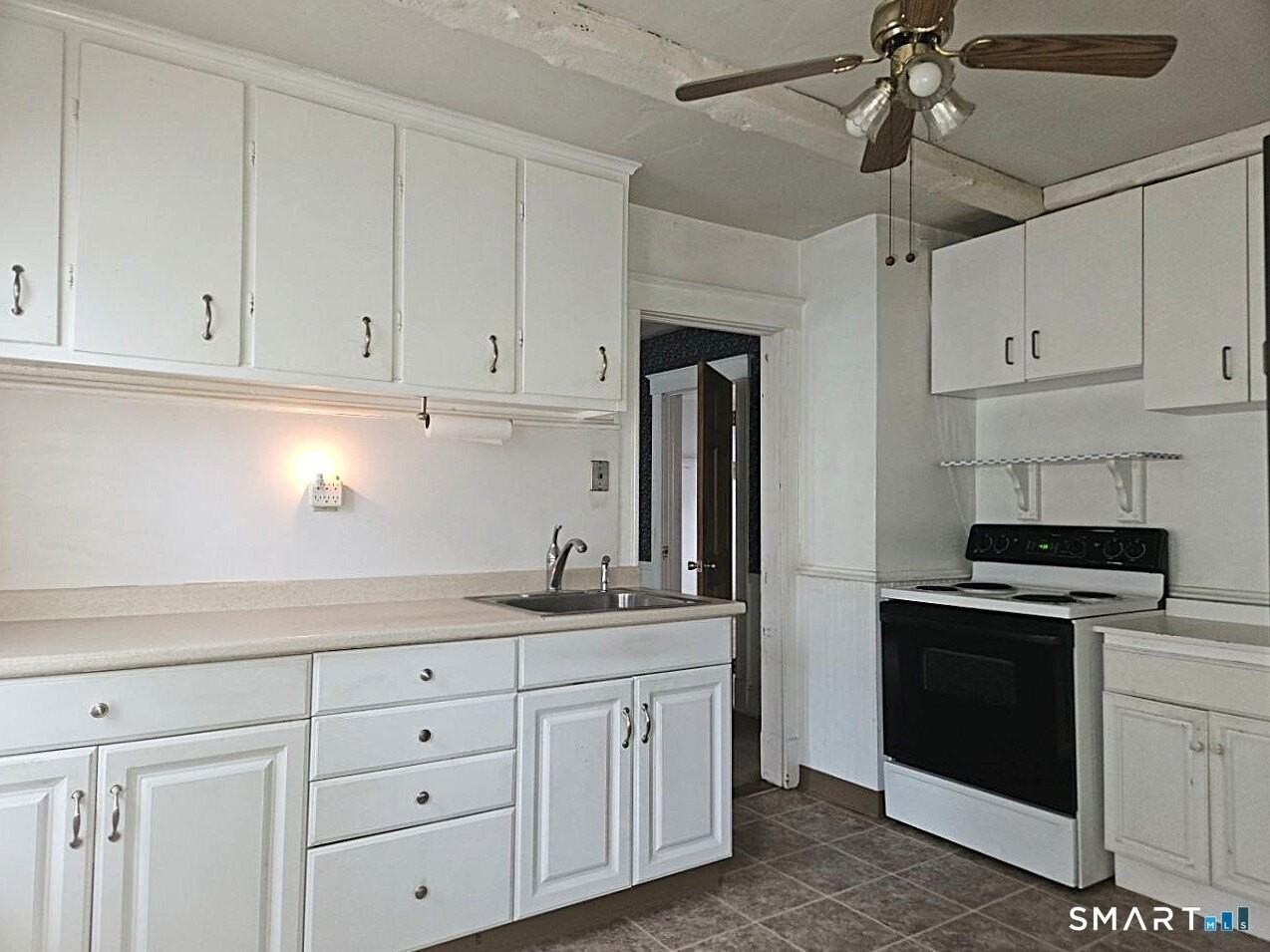 74 Burlington Ave - Photo 4 of 36