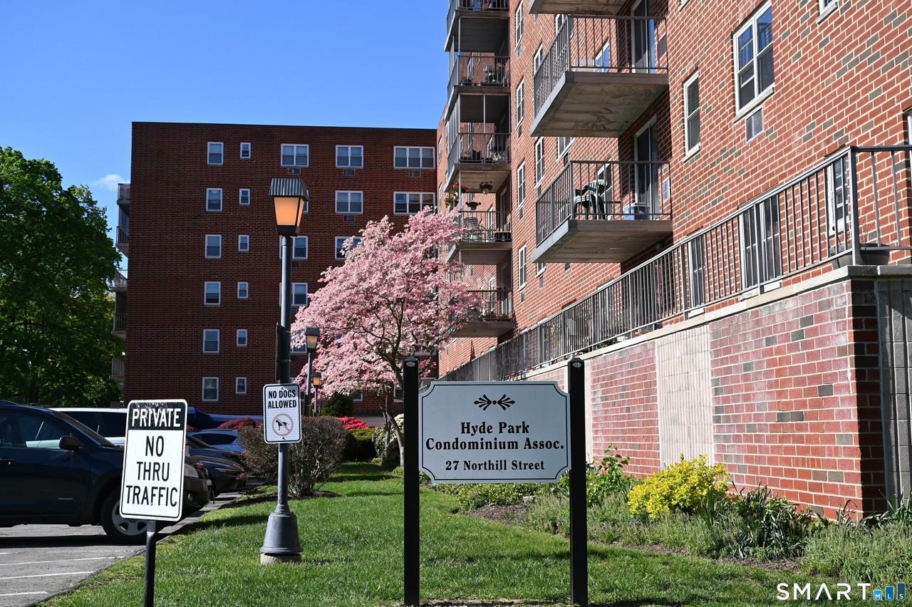27 Northill St #6U - Photo 2 of 28