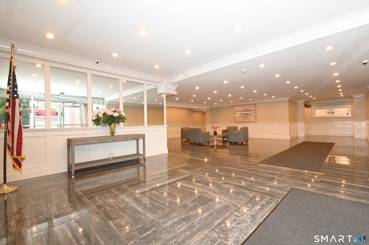 27 Northill St #6U - Photo 5 of 28