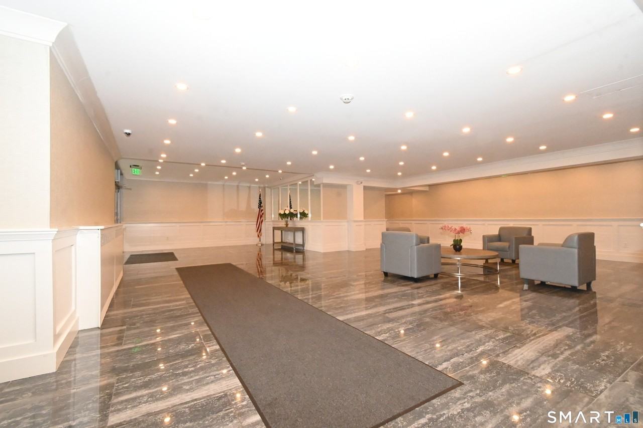 27 Northill St #6U - Photo 6 of 28