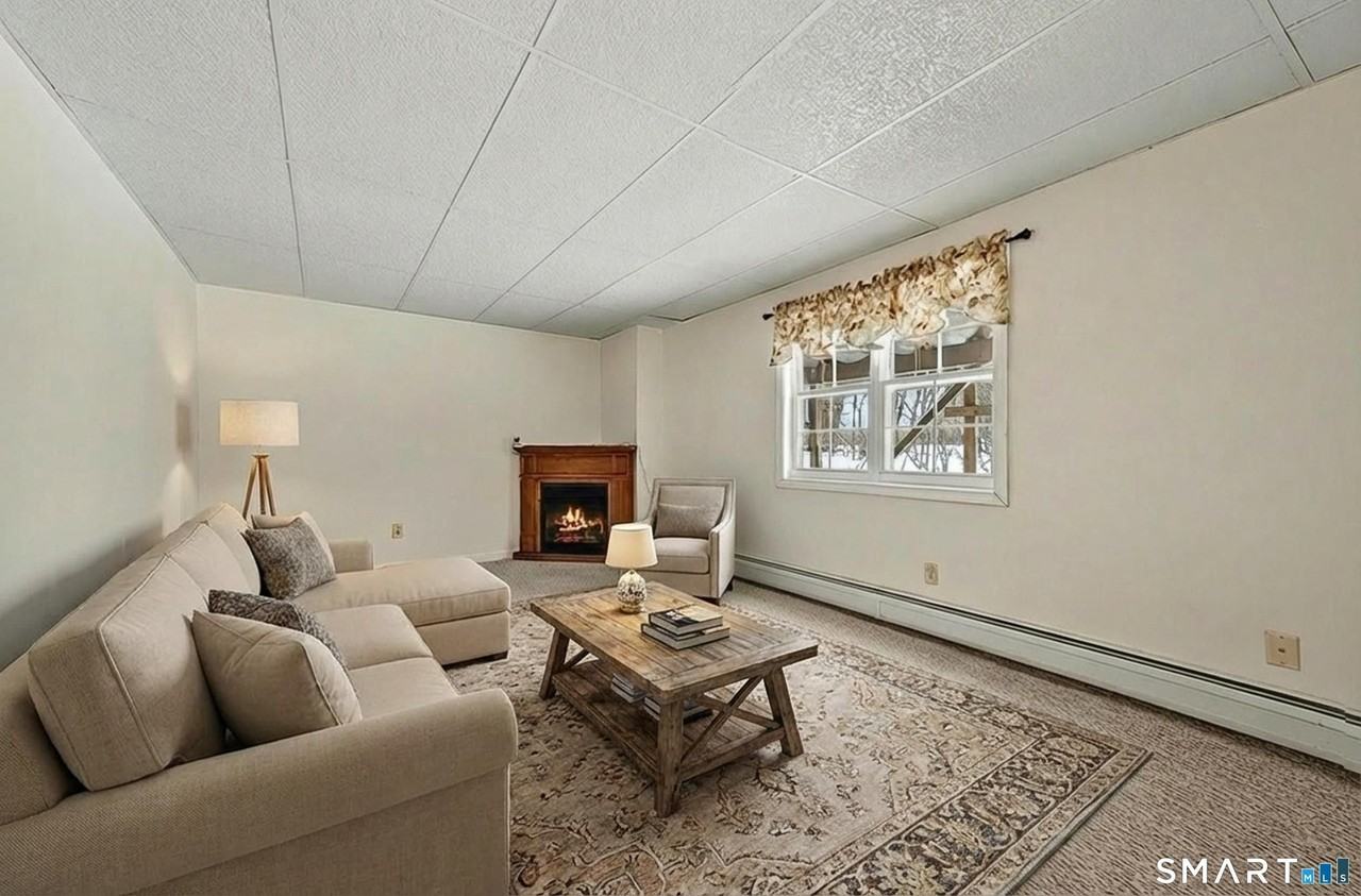 15 Indian Hill Ln #B - Photo 7 of 16